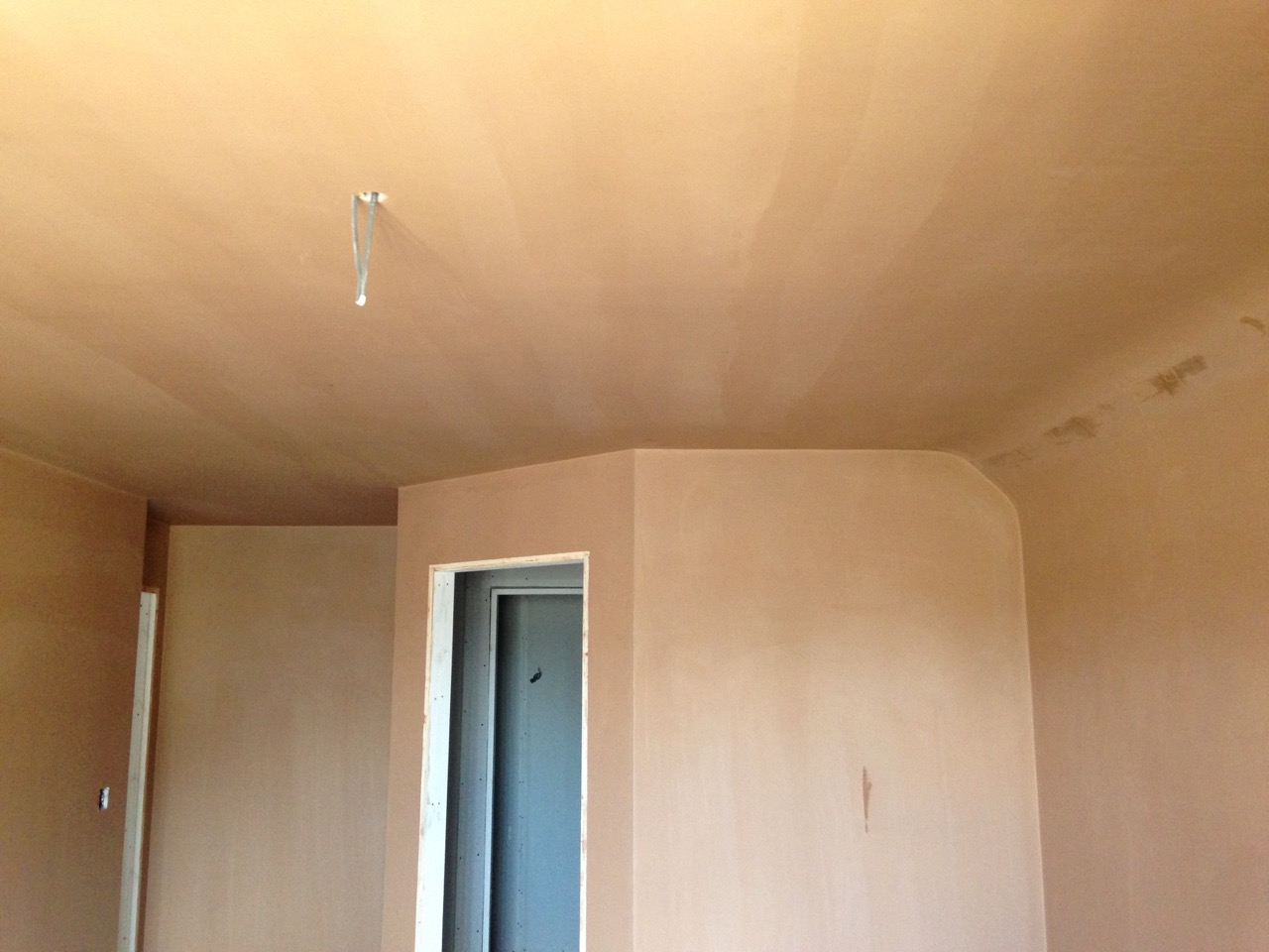A room skimmed around a door